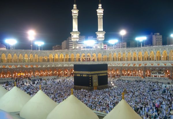 1707063861_impressive-view-muslims-making-kaaba-circumambulating-through-tiny-domes